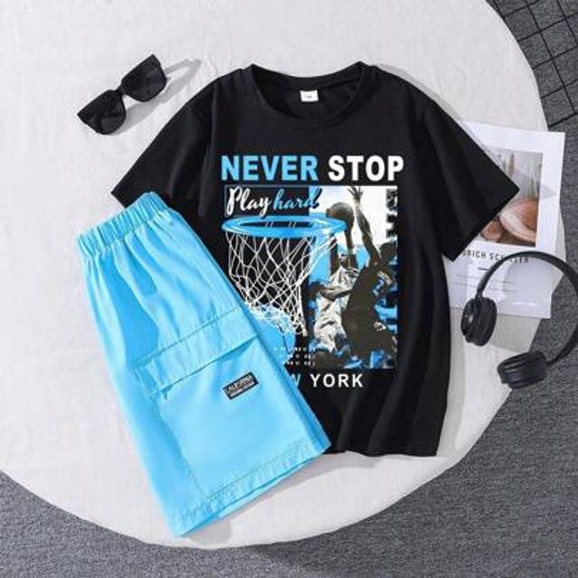 SHEIN Tween Boys Letter Print Short Sleeve T-Shirt And Letter Embroidered Woven Shorts Set