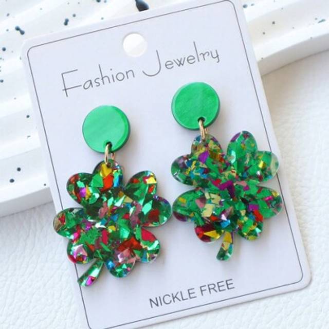 SHEIN 1 Pair St. Patrick&#39;s Day Green Acrylic Bling Bling Sequined Clover Earrings, Minimalist Vintage Exaggerated Earrings, Festival Party Gift
