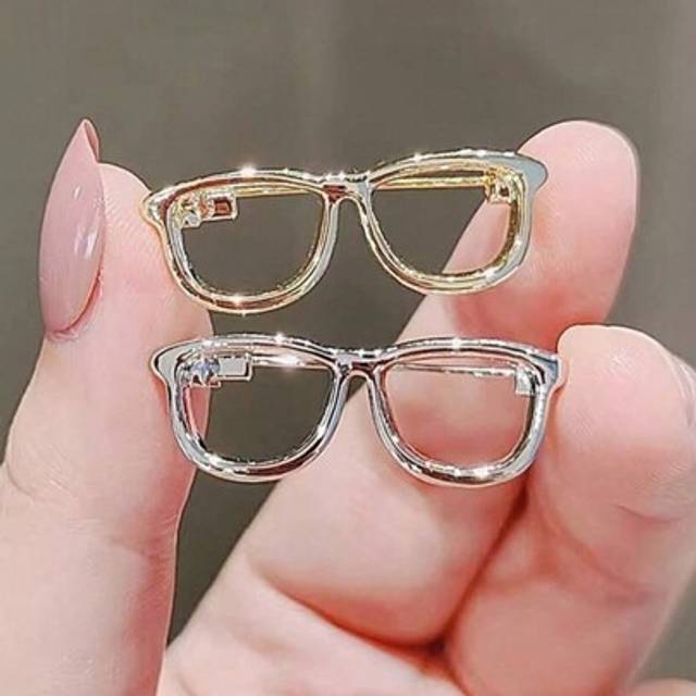 SHEIN 2pcs Creative Personalized Gold And Silver Two Color Glasses Shape Alloy Brooch Badge, Anti-Slip Waist Pin, Mini Trinket