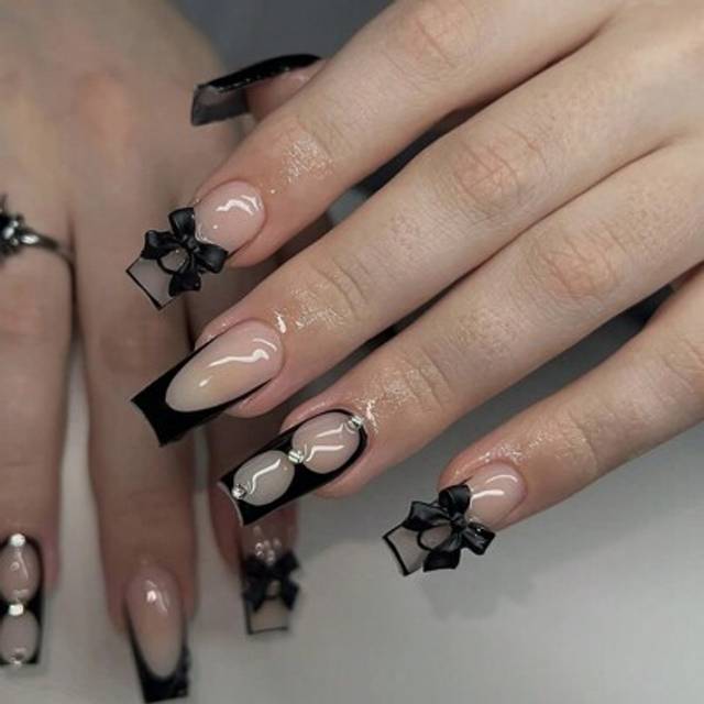 SHEIN 24pcs Medium Rectangular Black French False Nails Bowknot With Rhinestone Decoration Design Glossy Full Coverage False Nails Set