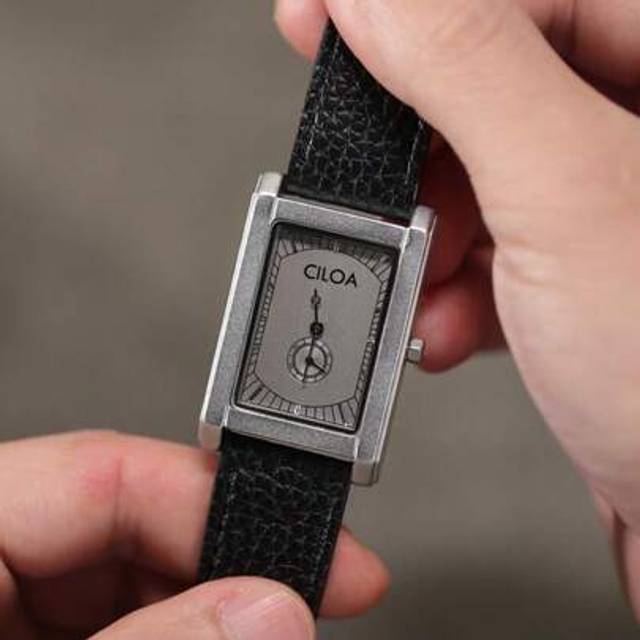SHEIN 1pc Men&#39;s High-End Minimalist Low-Key Square Dial Waterproof Quartz Watch, Casual For Daily Wear