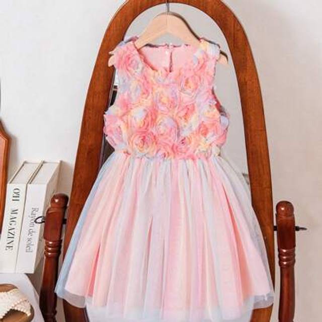 SHEIN Girls Pink 3D Flower Puff Dress, Dreamy Floral Princess Dress, Pink Summer 3D Rose + Colorful Tulle Matching, And Girlish Design, Suitable For Importa
