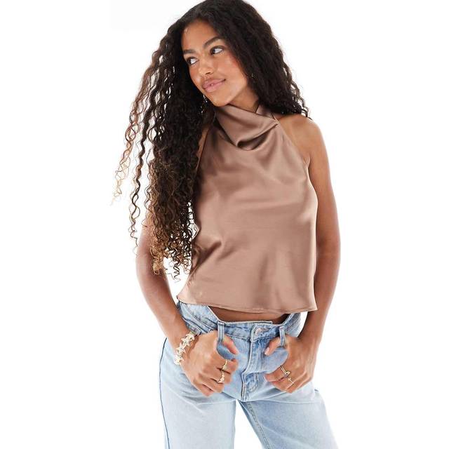 New Look – Minkfärgad topp i satin med halterneck-Naturlig