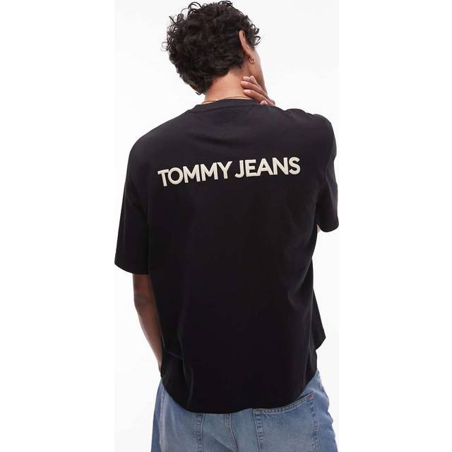 Tommy Jeans – Svart t-shirt i oversize med logga baktill-Svart/a