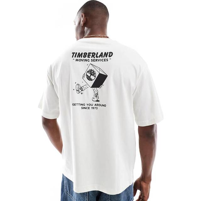 Timberland – Moving Around – Vit t-shirt med tryck på ryggen - exklusivt hos ASOS-Vit/a