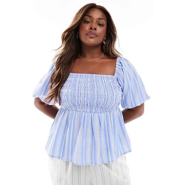New Look Curve – Blårandig, smockad topp med fyrkantig ringning