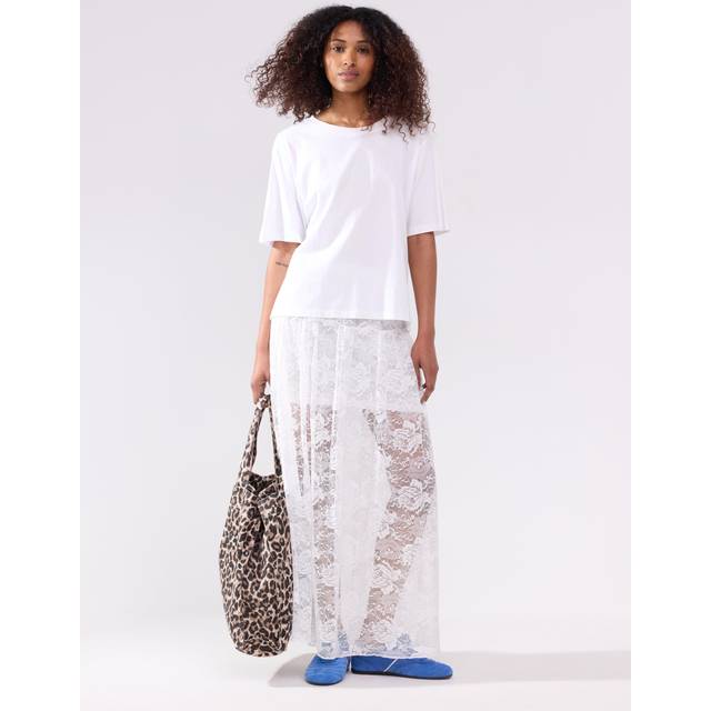 Maxi skirt in lace