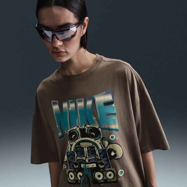 Nike Sportswear Women's Oversized Short-Sleeve T-Shirt - Brown - Cotton - M (UK 12–14)