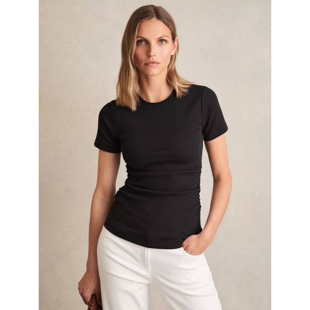 Tess Ruched T-Shirt - Black - Beginning with men's tailoring in 1970's London, Reiss' design philosophy has endured for over five decades, maintaining the distinctive tailoring, sharp cuts, and contemporary prints it has become famous for to create investment pieces destined to stay in your wardrobe for seasons to come.