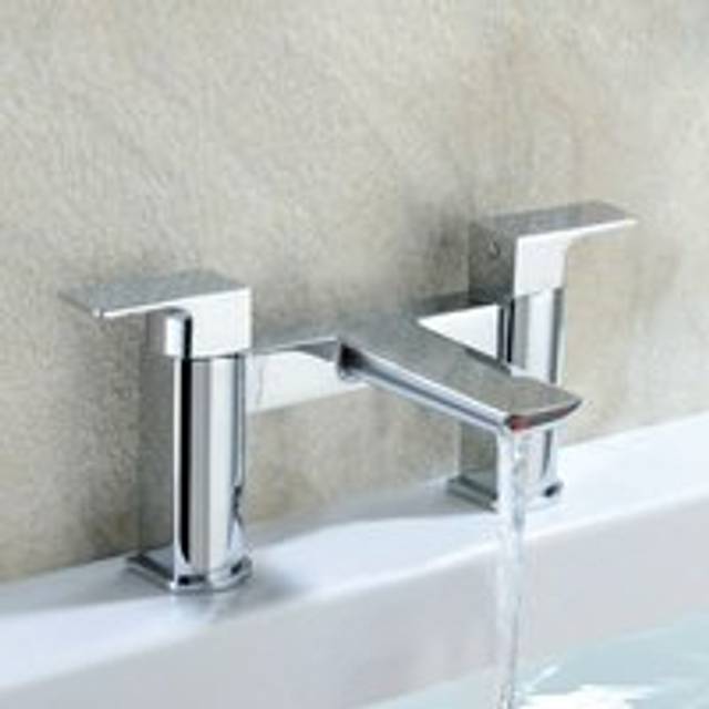 Chrome Modern Round Bridge Deck Mounted Bath Filler Tap - Silver - One Size