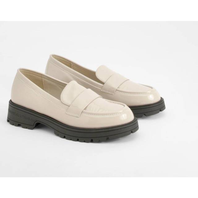 Womens Contrast Sole Textured Patent Loafers - Cream - 7, Cream
