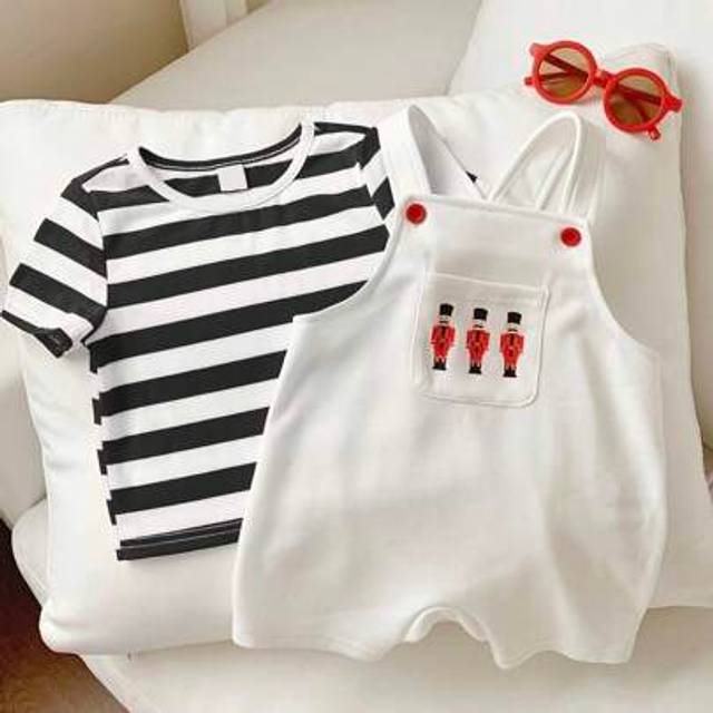 SHEIN 2pcs/Set Baby Boy/Girl Cute Spring/Summer Black & White Striped Knitted Top & White Bib Shorts Outfit