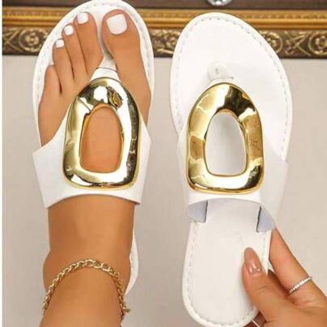 SHEIN 1 Pair Geometric Print Elegant Punk Neutral Fashion Avant-Garde Vacation Casual Outdoor Party PU Leather Hollow Solid Metallic Flat Flip Flops, Suitab