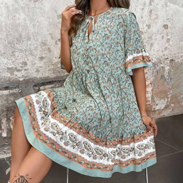 SHEIN Plus Size Holiday Floral Print Tie-Waist Bell Sleeve Dress Western Wear Elegant Boho Summer Women Outfit Beach Women Outfits Spring Dress Vacation Wes