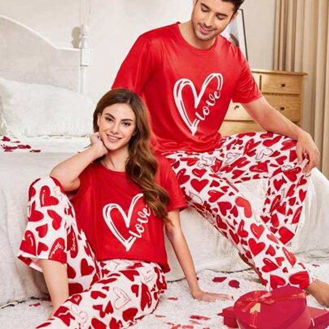 SHEIN 1 Set Men&#39;s Romantic Heart Pattern Loungewear Outfit For Valentine Day