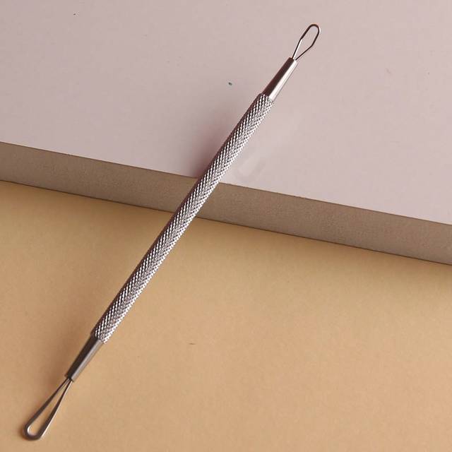 SHEIN 1pc Stainless Steel Floral Handle Double-Ended Acne Remover Suitable For Removing Acne, Blackhead, Fat Granules Etc. Facial Cleaning Tool