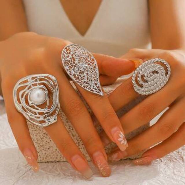 SHEIN 3pcs Exaggerated Metal Big Flower Pearl Hollow Leaf Design Rings, Fashion Personalized Floral Pattern Bands
