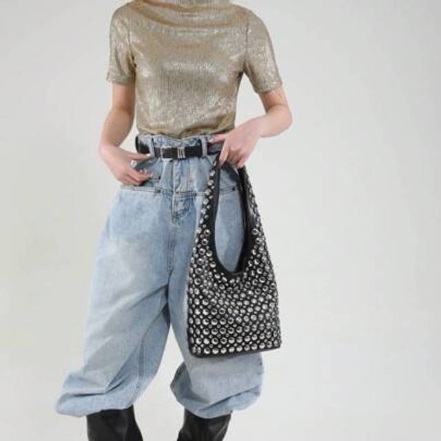 SHEIN 1pc Women&#39;s Punk Style Luxury Studded Round Embellished Bucket Bag, Chic Underarm Shoulder Bag For Office Lady