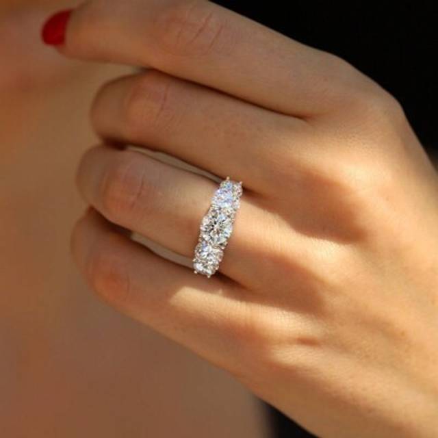 SHEIN 1Pc Classic Six Claws With Diamonds Of Moissanite Diamond Wedding Band Ring Design D Color 0.5ct-2ct S925 Sterling Silver Ring,Suitable For Engagement
