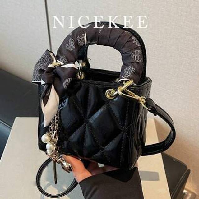 SHEIN Exquisite Mini High-Quality Textured New Popular Sweet Silk Scarf Handbag In Spring And Summer, Niche Design Diamond Grid Heart Embroidered Princess D