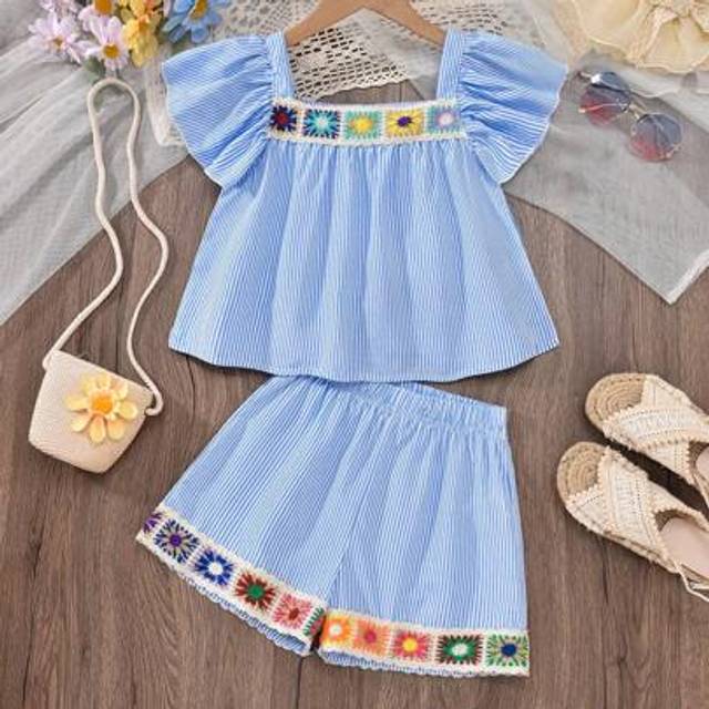 SHEIN 2pcs/Set Tween Girls Handmade Crochet Trim Patchwork Blue Striped Blouse With Matching Shorts, Spring/Summer Holiday Casual Outfit,Holiday,Summer,Trav