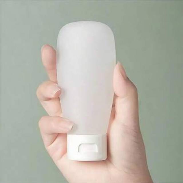 SHEIN 3pcs Soft Silicone Lotion Refillable Bottle Portable Travel Shampoo Bottle Container Liquid Cosmetics Squeeze Tube Bottle
