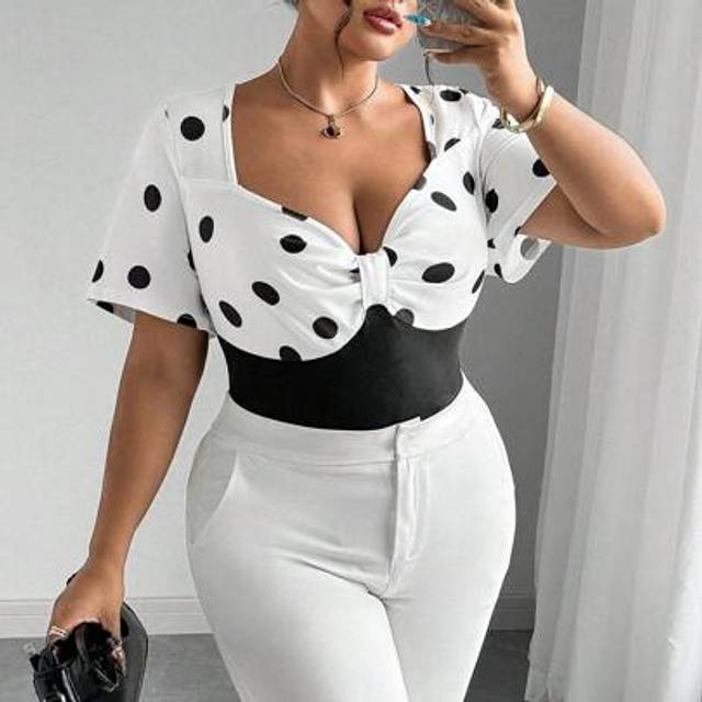 SHEIN Plus Size Women&#39;s Polka Dot Print Sweetheart Neckline Short Sleeve T-Shirt, Summer