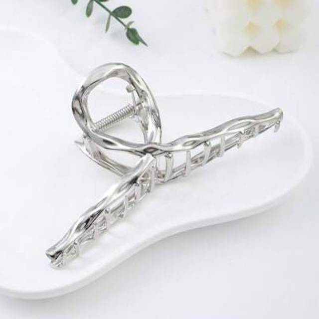 SHEIN 1pc Extra Large Metal Hair Claw Clip, Hair Accessories For Bun Or Updo Hair Clips Hair Jaw Clip Hair Clamps Hair Clutch Hair Catcher Clip