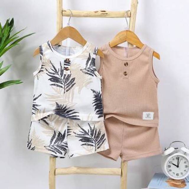 SHEIN 4pcs Baby Boy Summer New Maple Leaf Print & Solid Waffle-Knit Round Neck Tank Top + Pants Casual Fashion Set