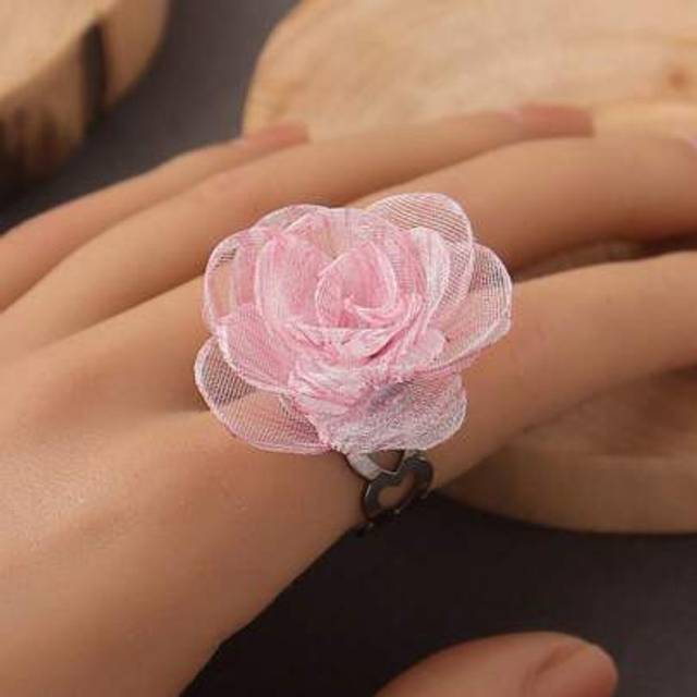 SHEIN 1pc Gothic Style Lace Flower Single Ring, Elegant Vintage Open Design For Women