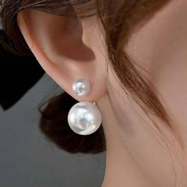 SHEIN 1 Pair French Chic Luxury Pearl Double-Sided Pearl Earrings With Elegant Design, Flattering For Face Shape, Versatile Accessory For Women