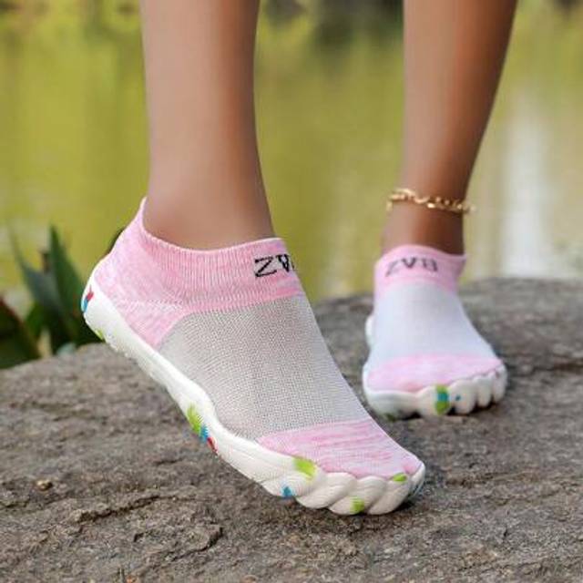 SHEIN Couple Barefoot Water Shoes, Soft-Soled Women Beach Shoes For Swimming, Diving, Fishing, Outdoor Quick-Dry Summer Sandals, Non-Slip & Breathable
