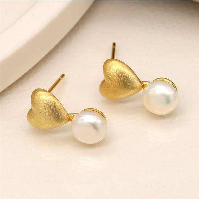 Pom Heart Stud And Pearl Drop Earrings Gold
