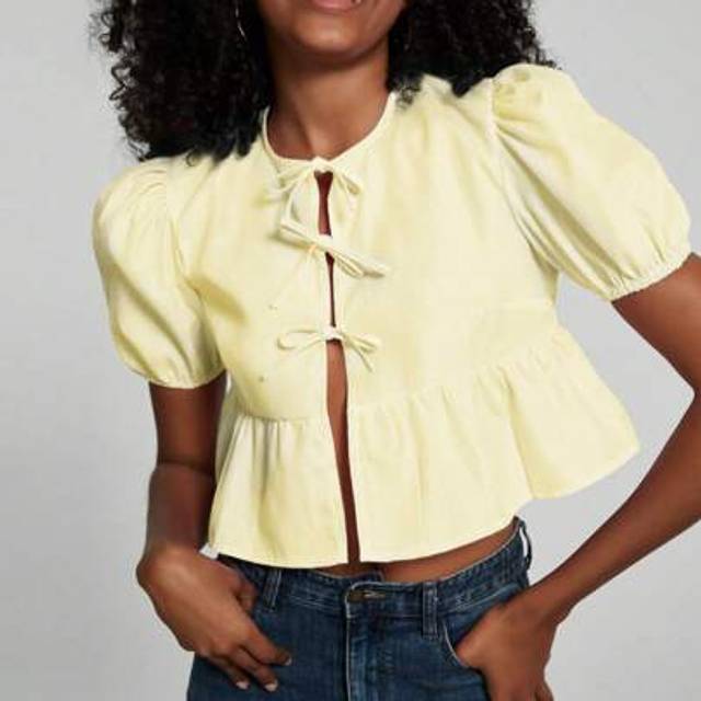SHEIN Women&#39;s Fashion Casual Mash Solid Coloured Round Neck Bowknot With Ruffled Hem Short Sleeve Shirt