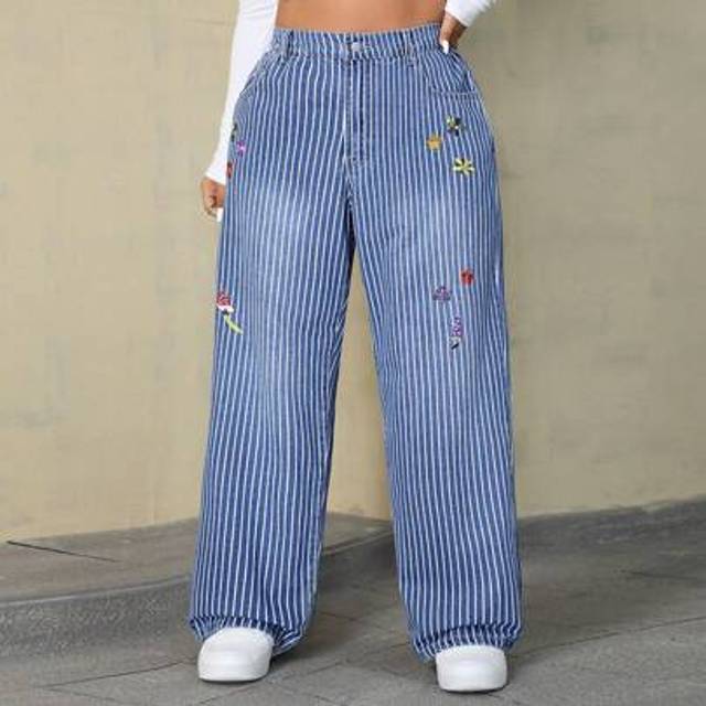 SHEIN Plus Size Casual Embroidered Floral Striped Loose Fit Boyfriend Jeans
