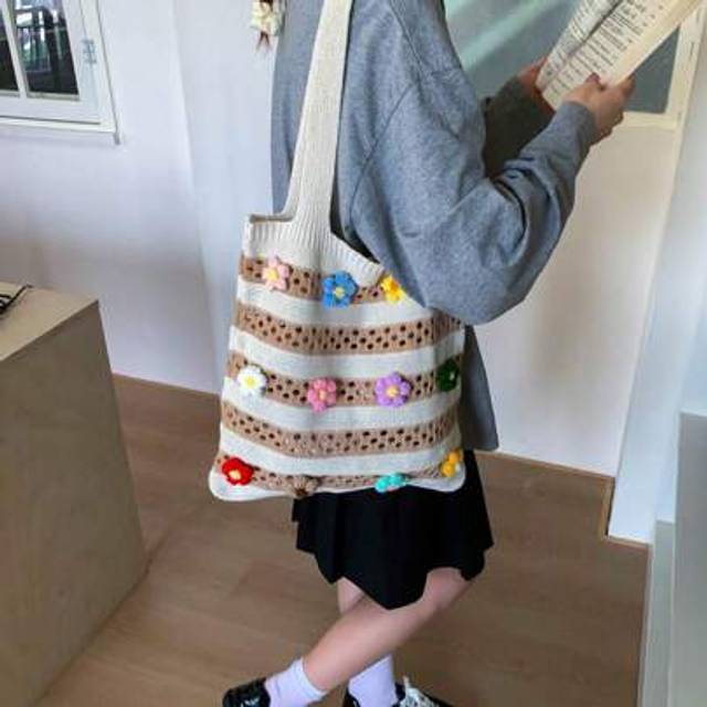 SHEIN Hand Knitted Sunflower Ladies Shoulder Bag, Large Capacity, Fresh And Casual, Suitable For Beach Holiday