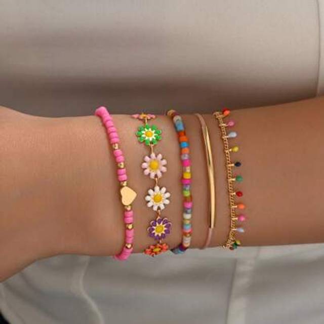 SHEIN 5pcs/Set Bohemian Fresh And Sweet Glaze Daisy Flower Bracelet Female Accessories Floral Painted Oil Drop Bracelet Beaded Love Summer Dopamine Color Ma