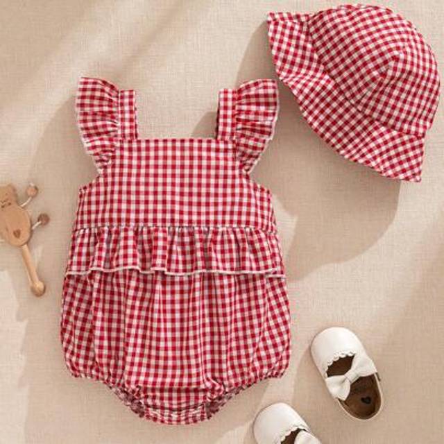 SHEIN Baby Girls&#39; Summer Sleeveless Off Shoulder Ruffled Bodysuit With Ruffled Trim Waistline Decoration +Bucket Hat Baby Summer Clothes Girl Baby Girl Clot