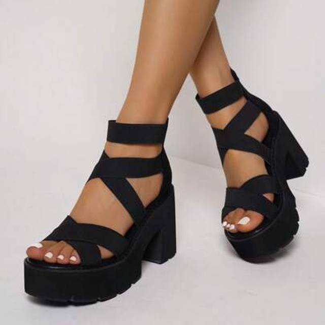 SHEIN Women&#39;s Fashionable Black Retro Roman Chunky Heel Casual Vacation Thick Sole Sandals