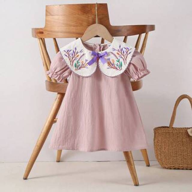 SHEIN Baby Girl Summer Vacation Floral Embroidered Colorblock Doll Face Bow Decor Puff Sleeve A-Line Dress