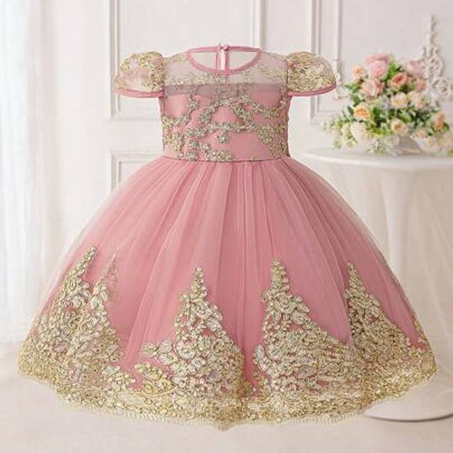 SHEIN Young Girls&#39; Embroidered Tulle Capped Sleeve Elegant Flower Girl Dress For Parties, Birthdays, Wedding, Fabric Floral Design Is Random Cut, Headpiece