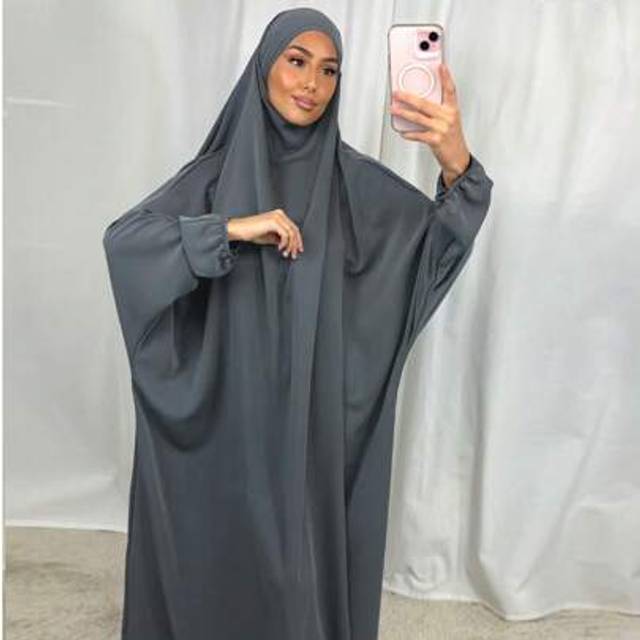 SHEIN 1 Piece Women Solid Color Modest Dress, Prayer Robe Abaya, Middle Eastern & Arabian Classic Casual Comfortable Elastic Versatile Abaya For Women, Suit