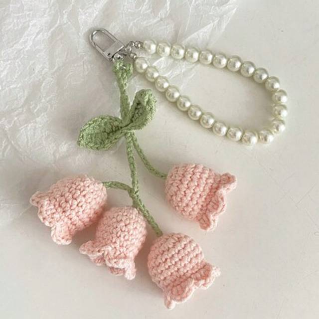 SHEIN 1pc Handmade Crochet Lily Of The Valley Keychain With Pearl Chain, Boho Style Bag Charm, Decorative Pendant For Backpacks Or Bags, Unique Birthday Gif