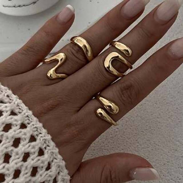 SHEIN 4pcs Vintage Geometric Hollow & Liquid Abstract Adjustable Gold Rings Set, Charming Jewelry Accessory Suitable For Women&#39;s Daily, Casual & Festival De