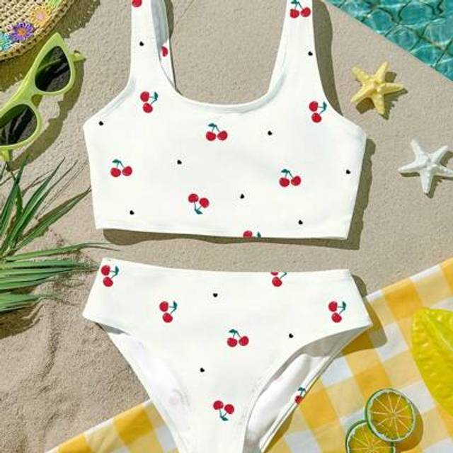 SHEIN Cute Mini Heart & Cherry Print Tween Girls Casual Simple Camisole And Bikini Bottom Swimsuit Set, Suitable For Summer