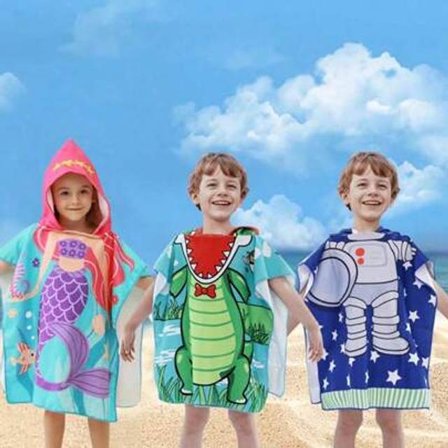 SHEIN 1pc Cartoon Bathrobe Suitable For Children, Cute Cartoon Swimwear Robe, Polyester Material With Plastic Buttons, Kids Small Cape Can Be Spread Out As