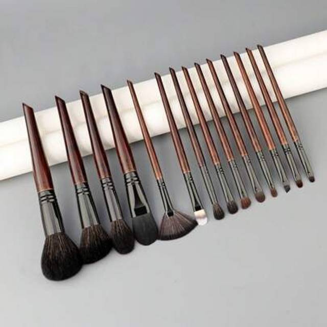 SHEIN 14pcs Premium Animal Hair Brush Set, Wooden Handles, Soft Bristles, Fade-Proof, Lightweight Powder Blush Contour Foundation Eyeshadow Brow Lip Makeup
