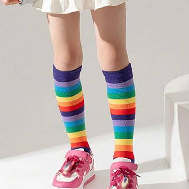 SHEIN 1 Pair Girls Rainbow Stripe Over The Knee High Socks, Fashionable Long Tube Socks Suitable For 3-12 Years Old, All Season