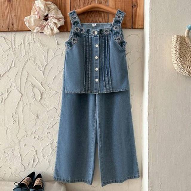 SHEIN Big Kids Spring/Summer Korean Edition Fashionable Embroidered Sleeveless Denim Crop Top Paired With Stylish Denim Wide Leg Pants Set, Suitable For Vac
