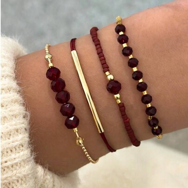 SHEIN 4 Pcs/Set Fashion Wine Red Crystal Handmade Beads Bracelets Set For Women,Fashionable Vacation Party Jewelry Gifts